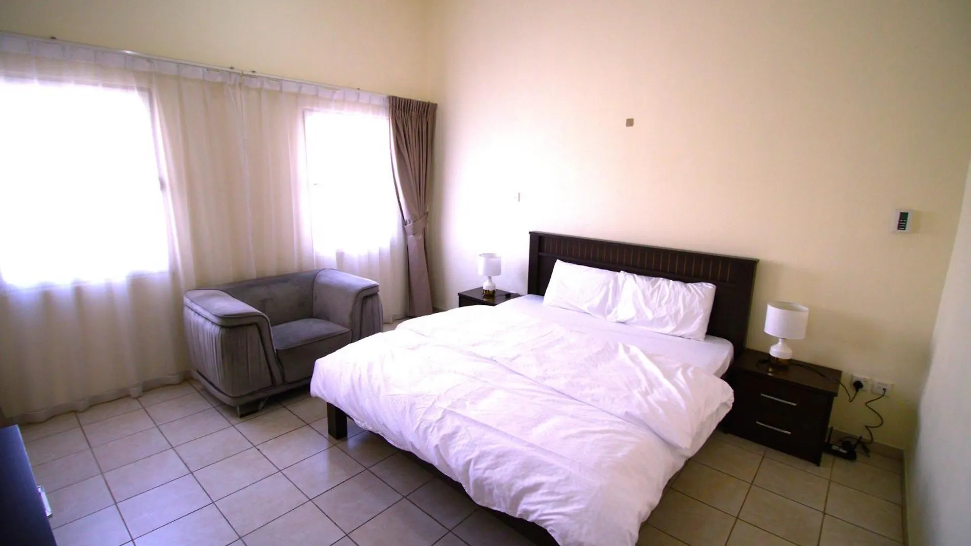 Daire Druvya Holiday Homes, Bld Dg022, Street No,2 Discovery Gardens, Close To The Gardens Metro 3 Minutes Walkable Dubai