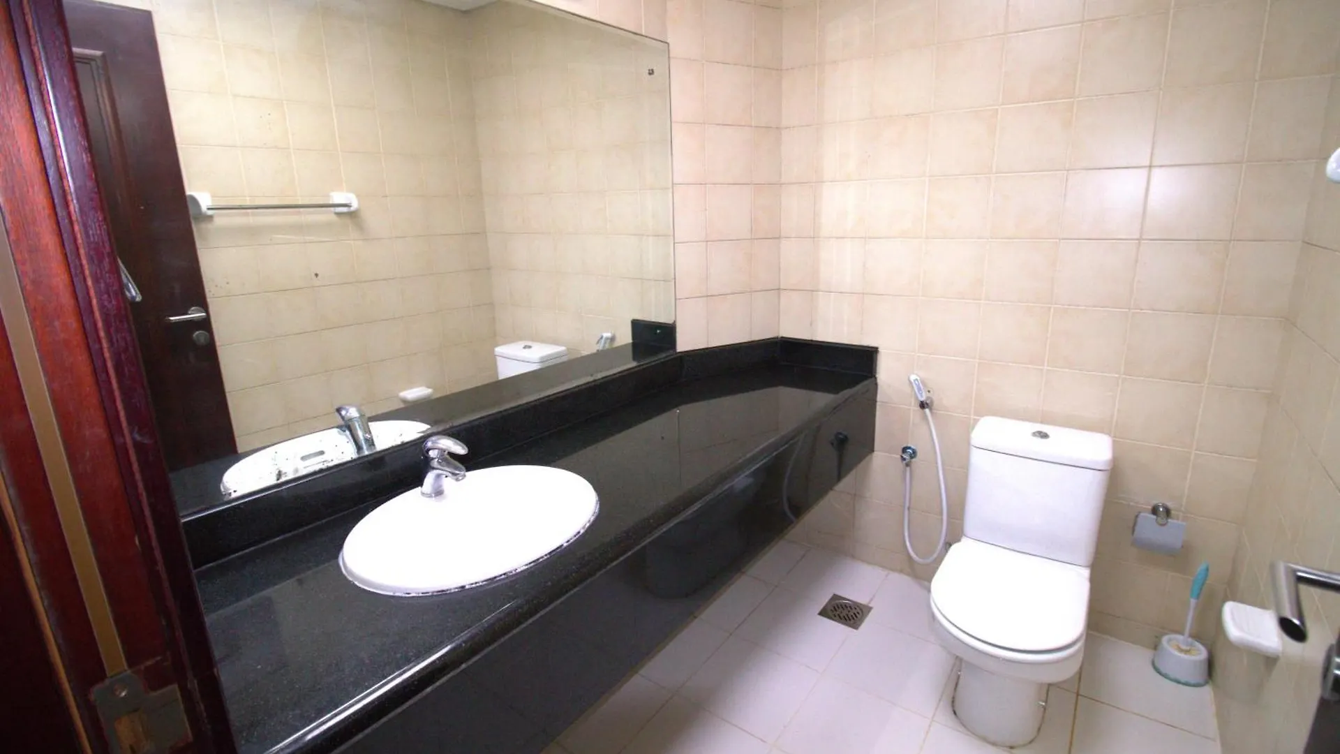 Apartment Druvya Holiday Homes, Bld Dg022, Street No,2 Discovery Gardens, Close To The Gardens Metro 3 Minutes Walkable Dubai United Arab Emirates