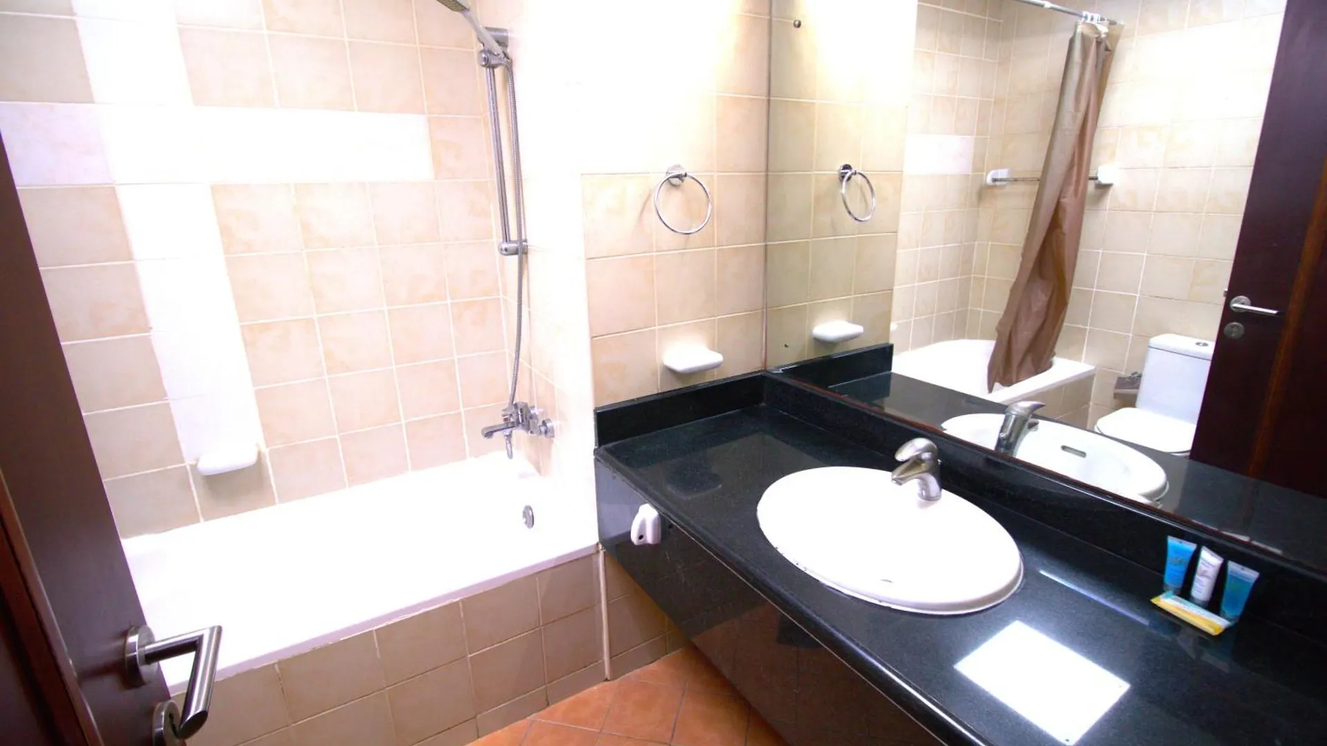 Apartment Druvya Holiday Homes, Bld Dg022, Street No,2 Discovery Gardens, Close To The Gardens Metro 3 Minutes Walkable Dubai