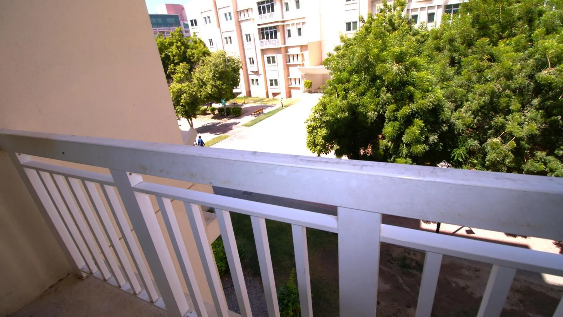 Druvya Holiday Homes, Bld Dg022, Street No,2 Discovery Gardens, Close To The Gardens Metro 3 Minutes Walkable Dubai