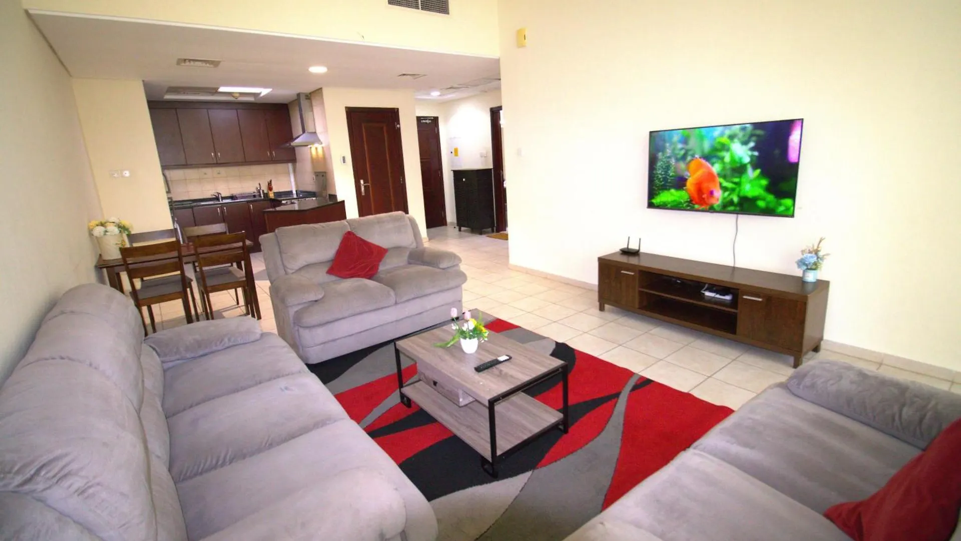 Druvya Holiday Homes, Bld Dg022, Street No,2 Discovery Gardens, Close To The Gardens Metro 3 Minutes Walkable Dubai Apartment