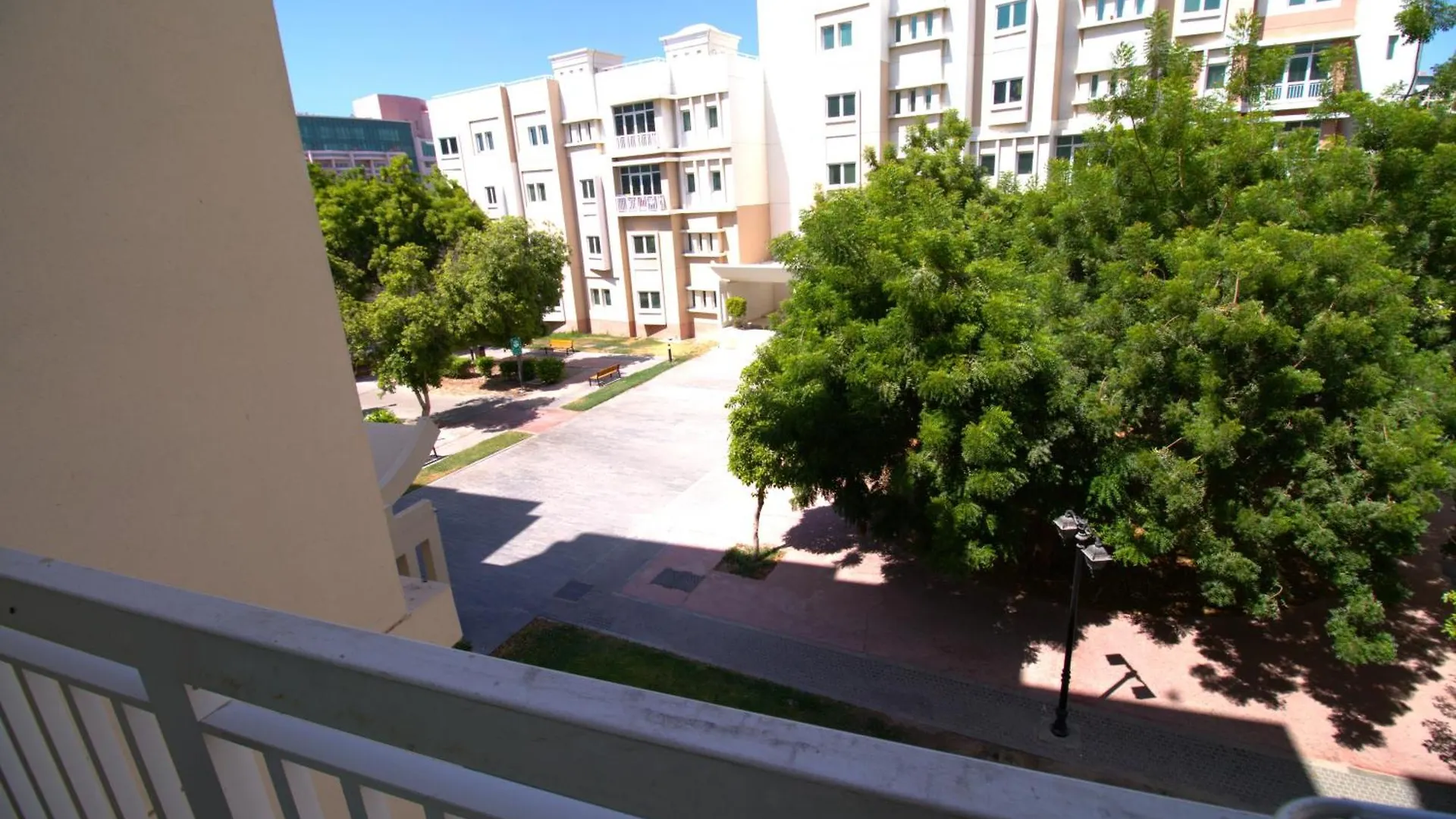 Apartment Druvya Holiday Homes, Bld Dg022, Street No,2 Discovery Gardens, Close To The Gardens Metro 3 Minutes Walkable Dubai